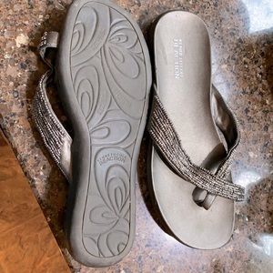 Kenneth Cole Reaction sandals